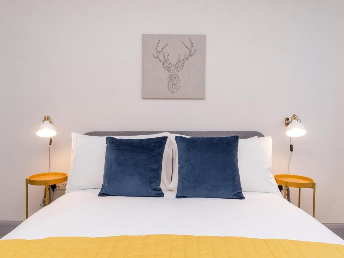 Pass The Keys Stunning 2 Bed Retreat In The Heart Of Bath Lägenhet Exteriör bild