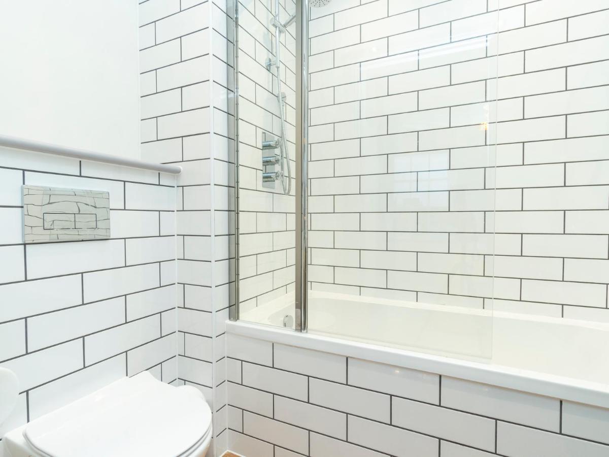 Pass The Keys Stunning 2 Bed Retreat In The Heart Of Bath Lägenhet Exteriör bild